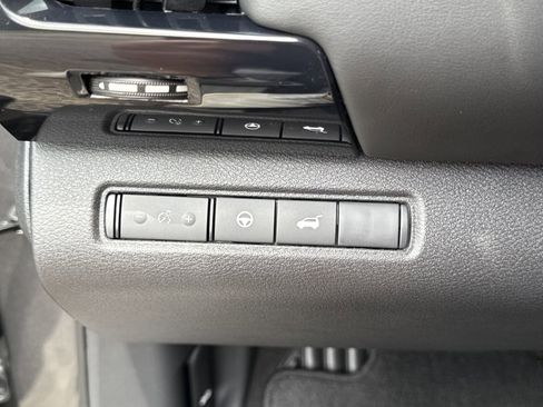 New 2026 Nissan Pathfinder SV w/ SV Premium Package FWD image 14
