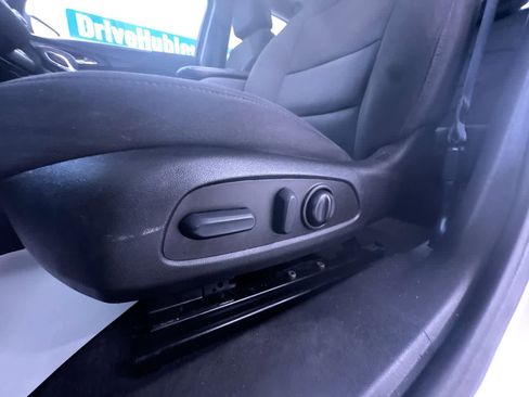 Used 2022 Chevrolet Malibu LT FWD image 13