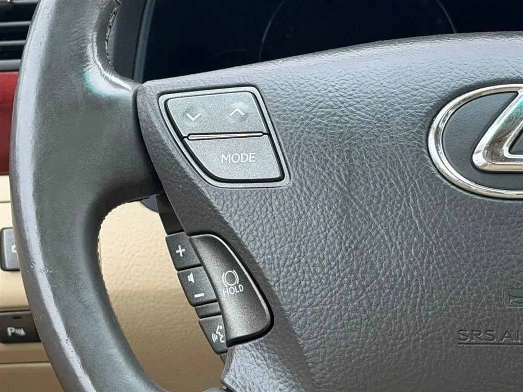 Used 2009 Lexus LS 460 w/ Comfort Pkg RWD image 11