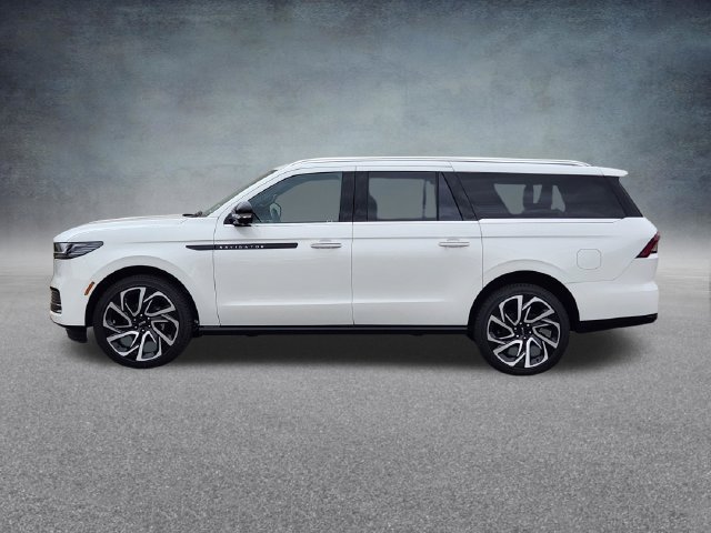 New 2027 Lincoln Navigator L Black Label AWD/4WD image 4