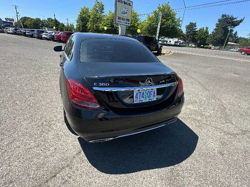 Used 2018 Mercedes-Benz C 300 Sedan image 4