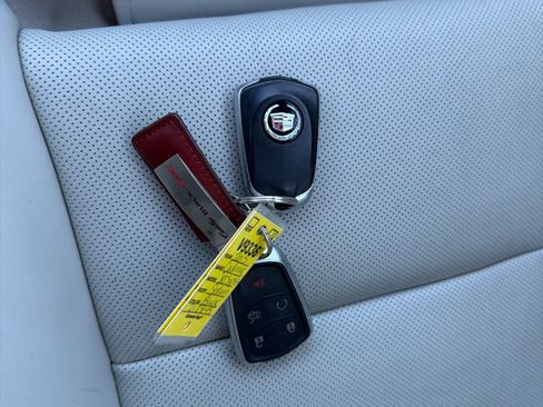 Used 2015 Cadillac XTS Platinum image 32