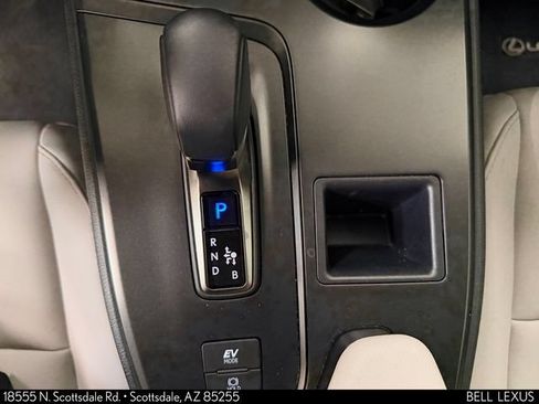 Certified 2025 Lexus UX 300h FWD w/ Accessory Package (Z2) image 27