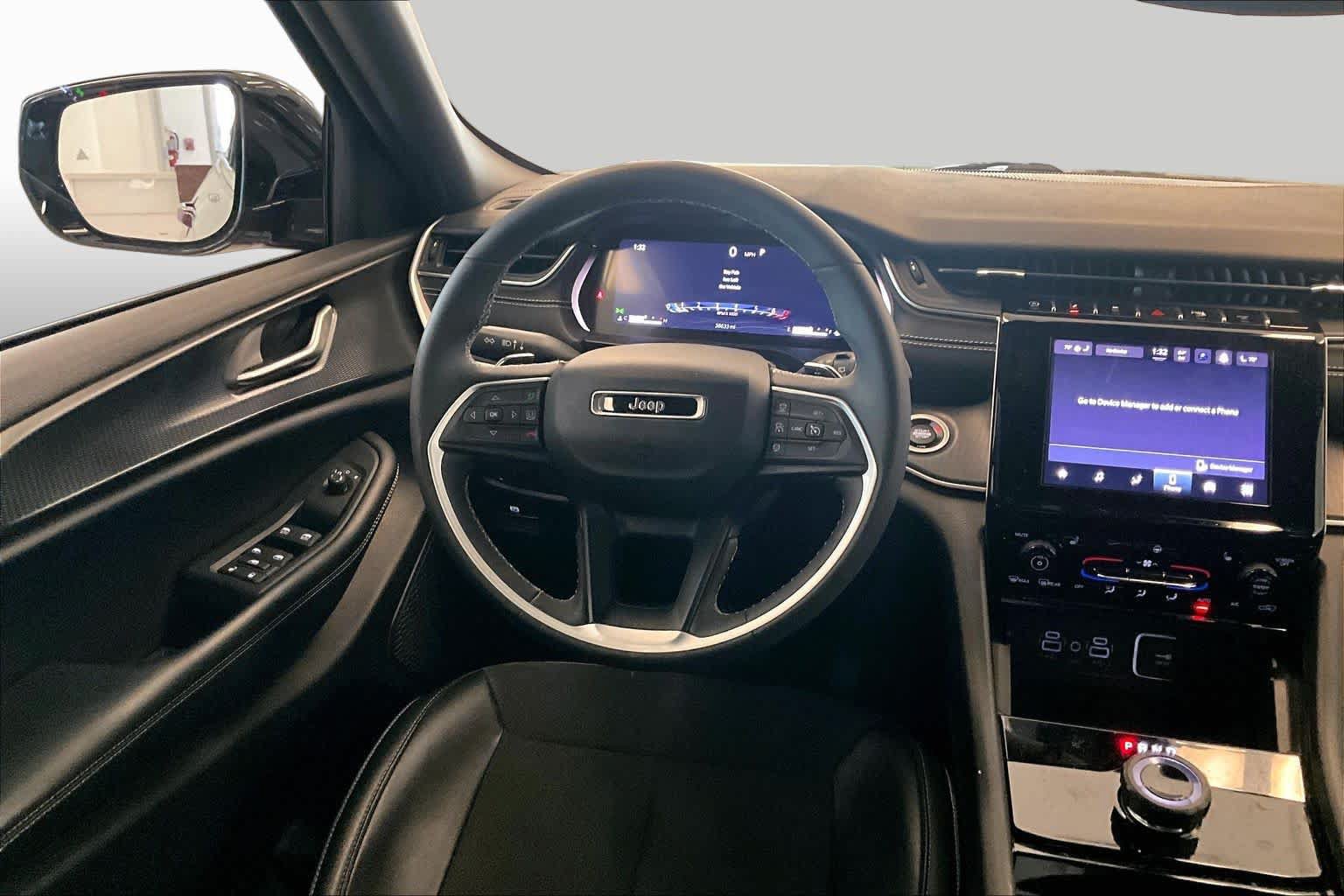 Used 2023 Jeep Grand Cherokee Altitude RWD image 16