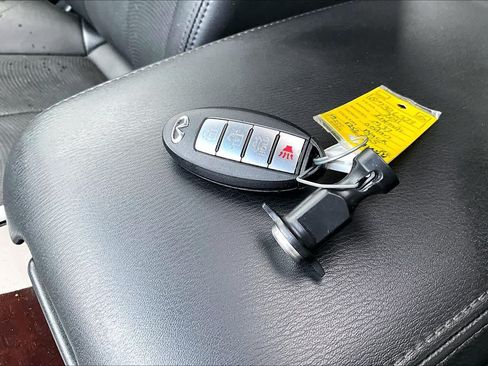 Used 2011 INFINITI M37 w/ Premium Pkg RWD image 14