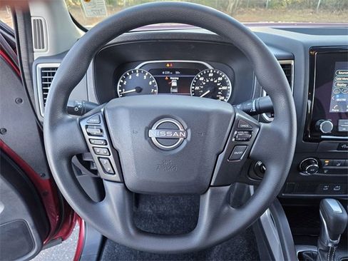 Used 2023 Nissan Frontier SV image 25