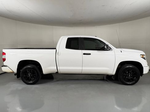 Used 2019 Toyota Tundra SR5 w/ SX Package AWD/4WD image 9