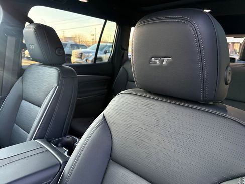 New 2026 Buick Enclave Sport Touring w/ Power Package image 18