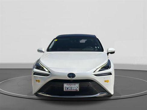 Used 2021 Toyota Mirai RWD image 2