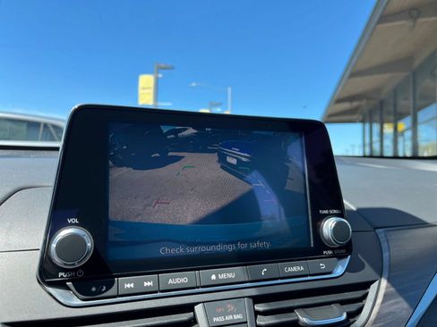 Used 2025 Nissan Altima 2.5 SV FWD image 20