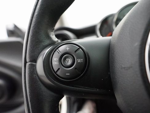 Used 2017 MINI Cooper 2-Door Hardtop image 17