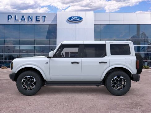 New 2026 Ford Bronco Outer Banks AWD/4WD image 3