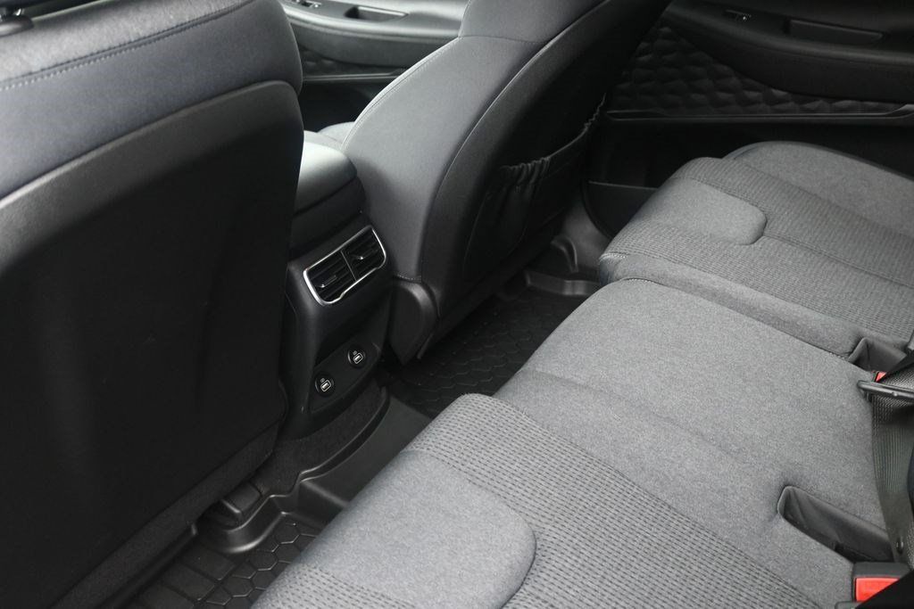 Used 2023 Hyundai Santa Fe SEL w/ Winter Weather Package FWD image 16
