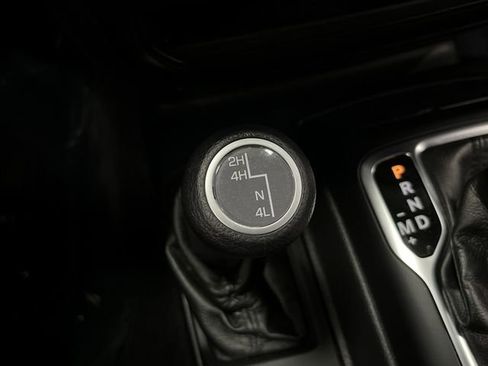 Used 2022 Jeep Gladiator Willys image 22