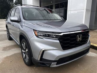 Used 2024 Honda Pilot Touring video 1