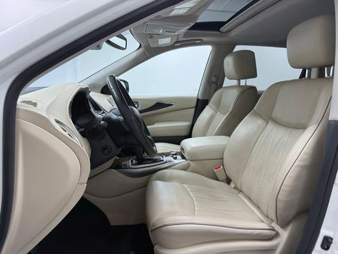 Used 2016 INFINITI QX60 3.5 Sport Utility 4D w/ Deluxe Technology Package image 10