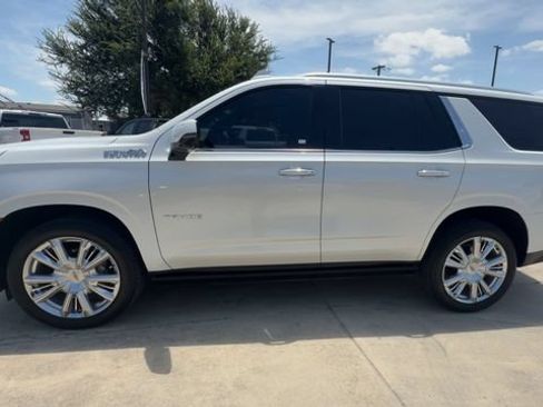 Used 2023 Chevrolet Tahoe High Country w/ LPO, Illumination Package AWD/4WD image 5