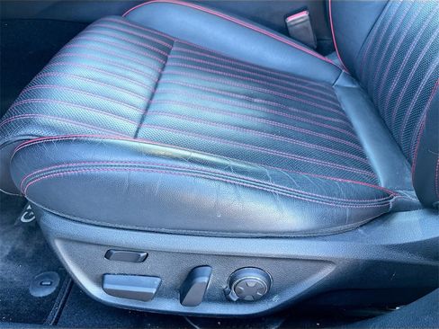 Used 2023 Genesis G70 3.3T w/ Sport Advanced Package image 19