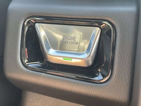 Used 2025 GMC Yukon Denali AWD/4WD image 21