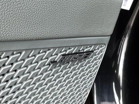 Used 2025 Hyundai Elantra Limited FWD image 29