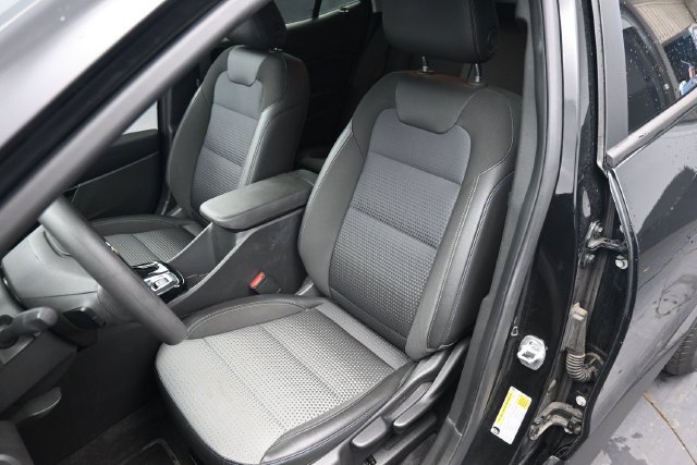 Used 2024 Chevrolet Trax LT FWD image 18