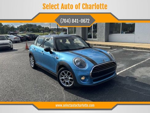 Used 2019 MINI Cooper 4-Door Hardtop w/ Signature Upholstery Package image 1