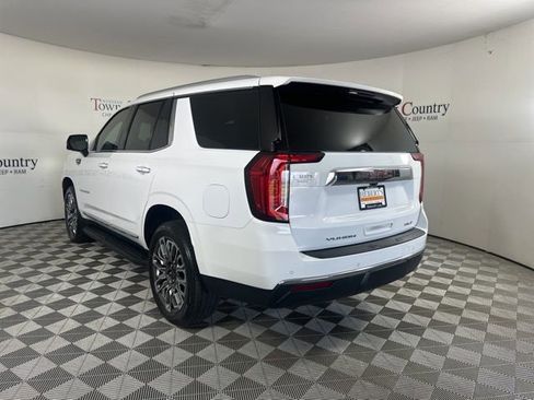 Used 2023 GMC Yukon SLT w/ SLT Luxury Package image 9