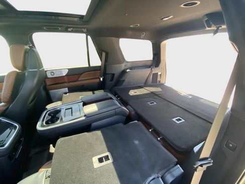 Used 2024 Lincoln Navigator Reserve AWD/4WD image 21