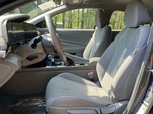Used 2023 Hyundai Elantra SEL w/ Convenience Package image 14