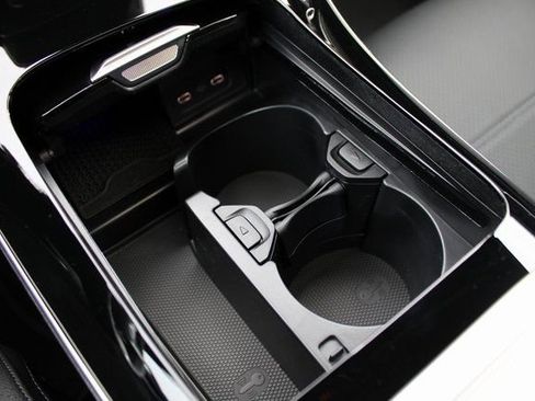 New 2025 Mercedes-Benz C 300 4MATIC Sedan image 29