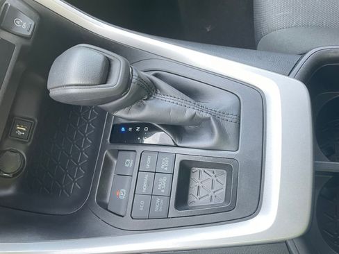 Used 2025 Toyota RAV4 XLE image 41