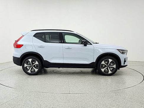 New 2026 Volvo XC40 B5 Plus w/ Protection Package Premier AWD/4WD image 4