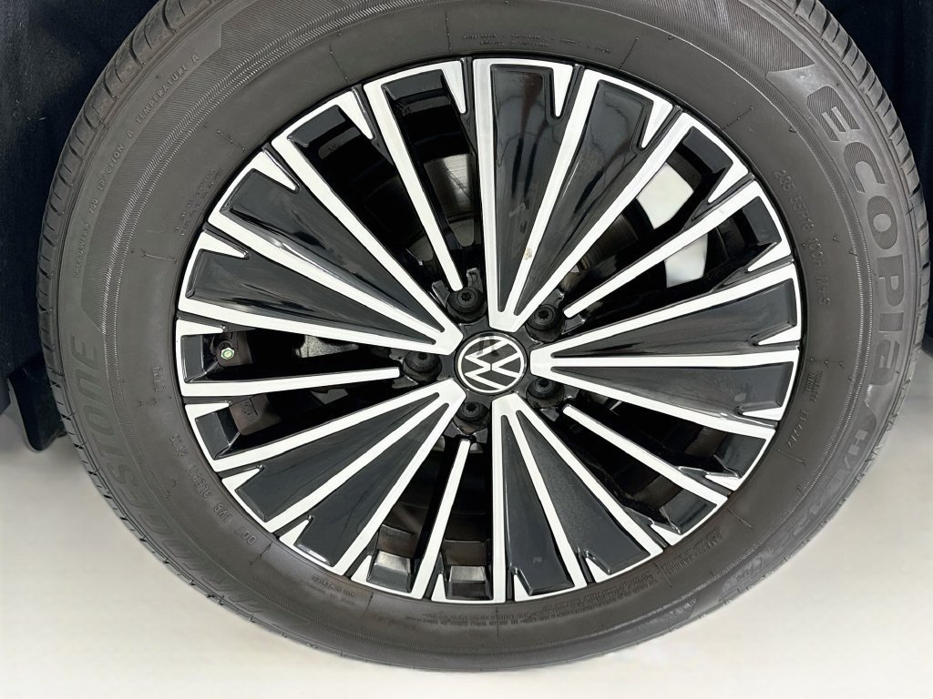 Used 2025 Volkswagen Tiguan S w/ 18" Wheel Package FWD image 29