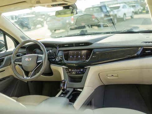 Used 2020 Cadillac XT6 Premium Luxury image 41