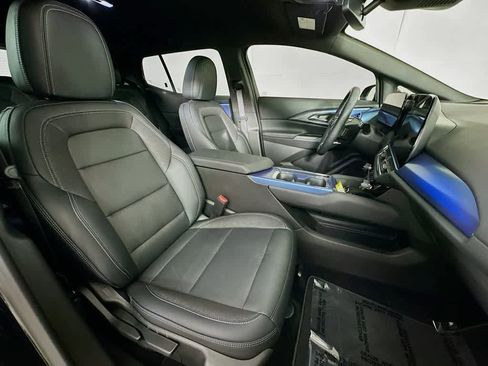 Used 2025 Chevrolet Equinox EV LT w/ Convenience Package image 15