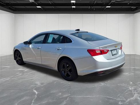 Used 2021 Chevrolet Malibu LS FWD image 3