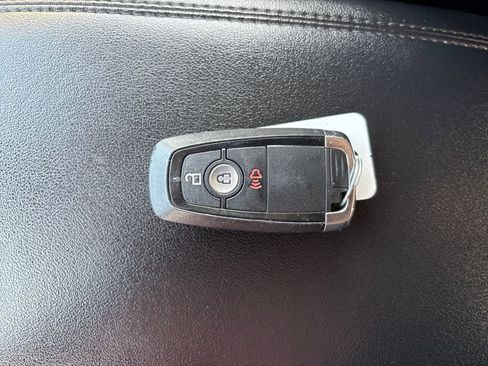 Used 2024 Ford Edge SEL image 33