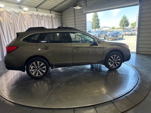 Used 2015 Subaru Outback 2.5i Limited w/ Protection Package #1 AWD/4WD image 3
