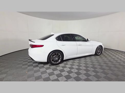 Used 2020 Alfa Romeo Giulia RWD image 37