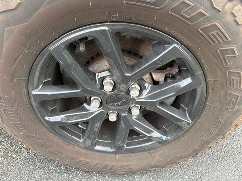 Used 2021 Jeep Gladiator Sport AWD/4WD image 13