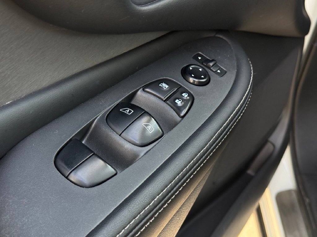 Used 2022 Nissan Murano SV w/ SV Midnight Edition Package FWD image 7