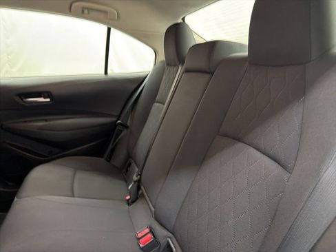 Used 2020 Toyota Corolla LE image 19