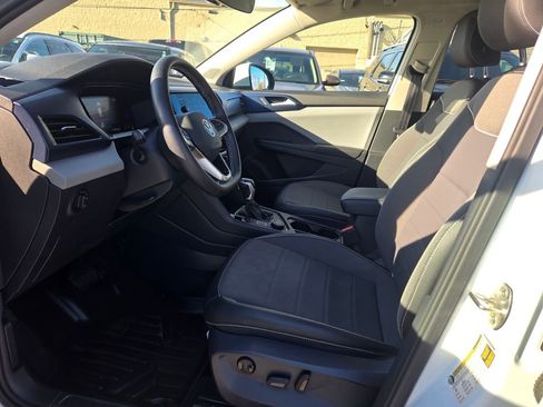 Used 2023 Volkswagen Taos SE w/ Panoramic Sunroof Package image 31