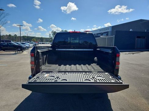 Used 2024 Nissan Frontier SL w/ Technology Package image 16
