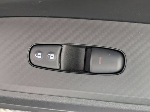 Used 2024 Nissan Altima 2.5 SV FWD image 32