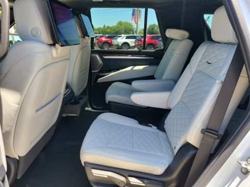 New 2026 Cadillac Escalade Platinum Sport w/ LPO, ONYX Package AWD/4WD image 19