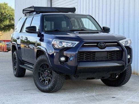 Used 2021 Toyota 4Runner Venture image 2