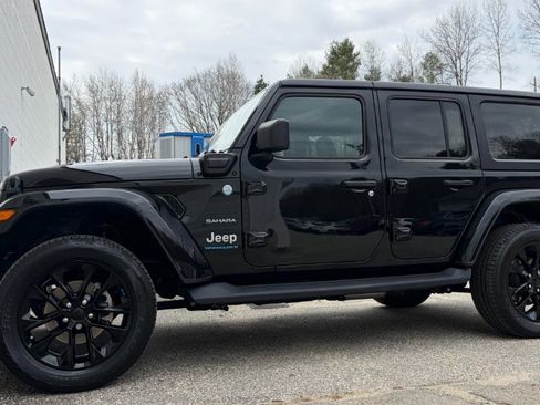 Used 2023 Jeep Wrangler Sahara w/ Cold Weather Group AWD/4WD image 1