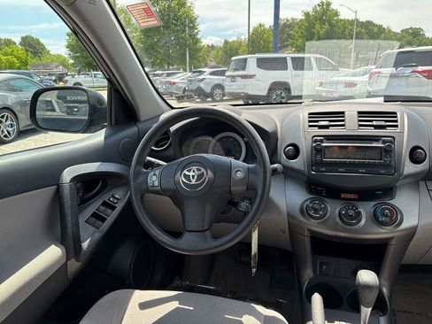 Used 2012 Toyota RAV4 4WD w/ Upgrade Value Pkg image 9
