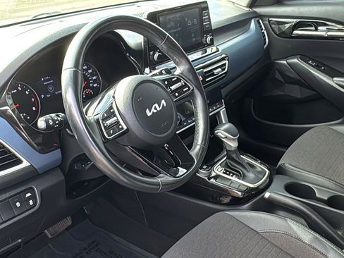 Used 2023 Kia Seltos S image 19